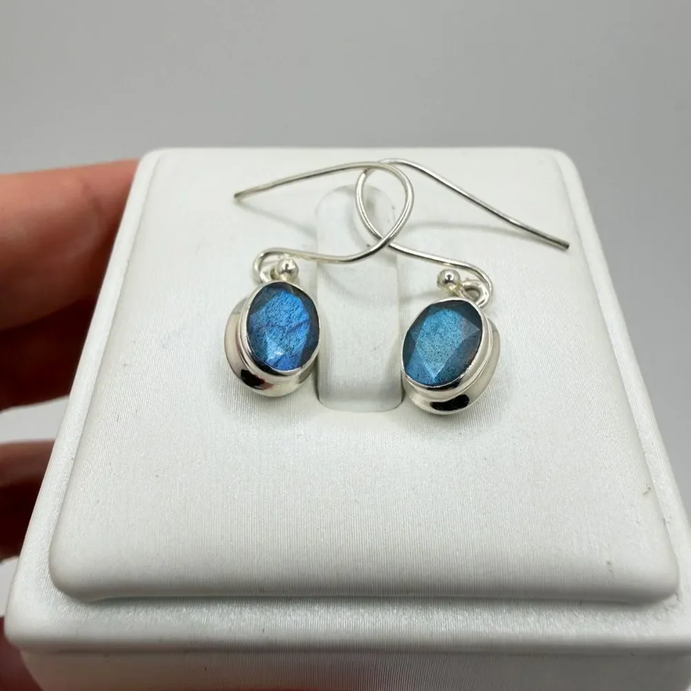 NWOT faceted oval cut‎ 5x8mm labradorite dangle earrings in sterling silver!
